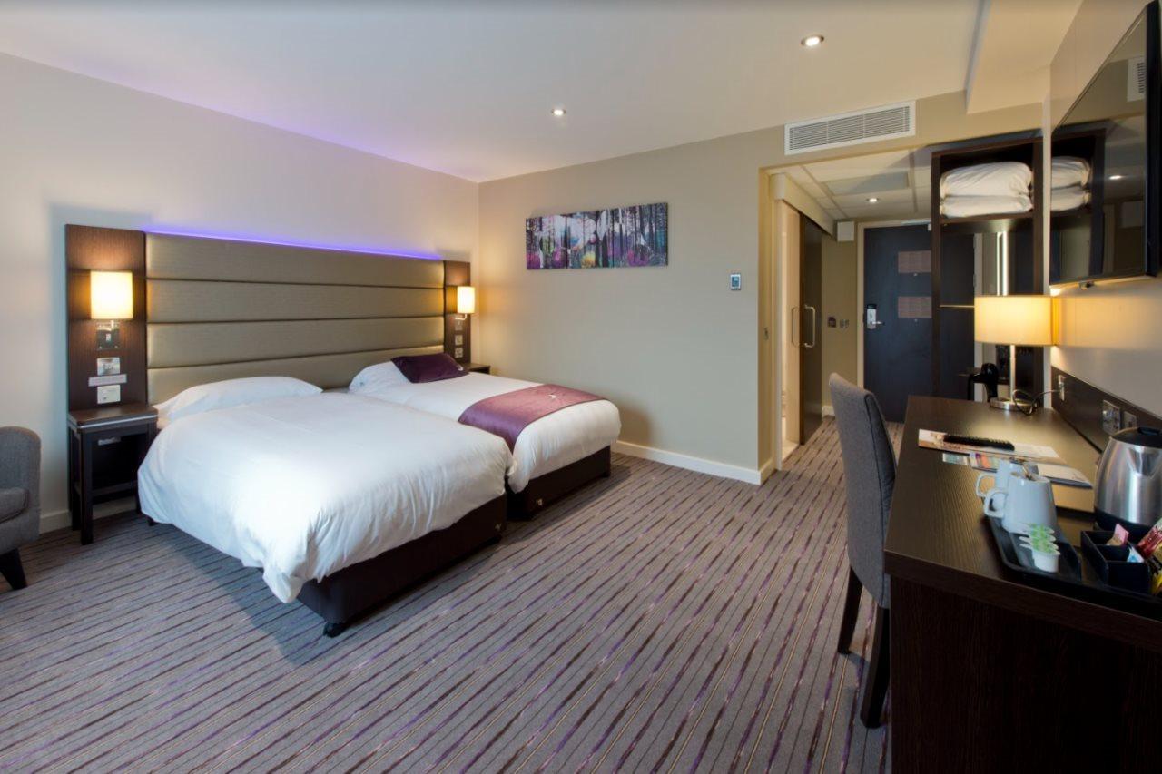 Premier Inn Leeds Headingley Bagian luar foto