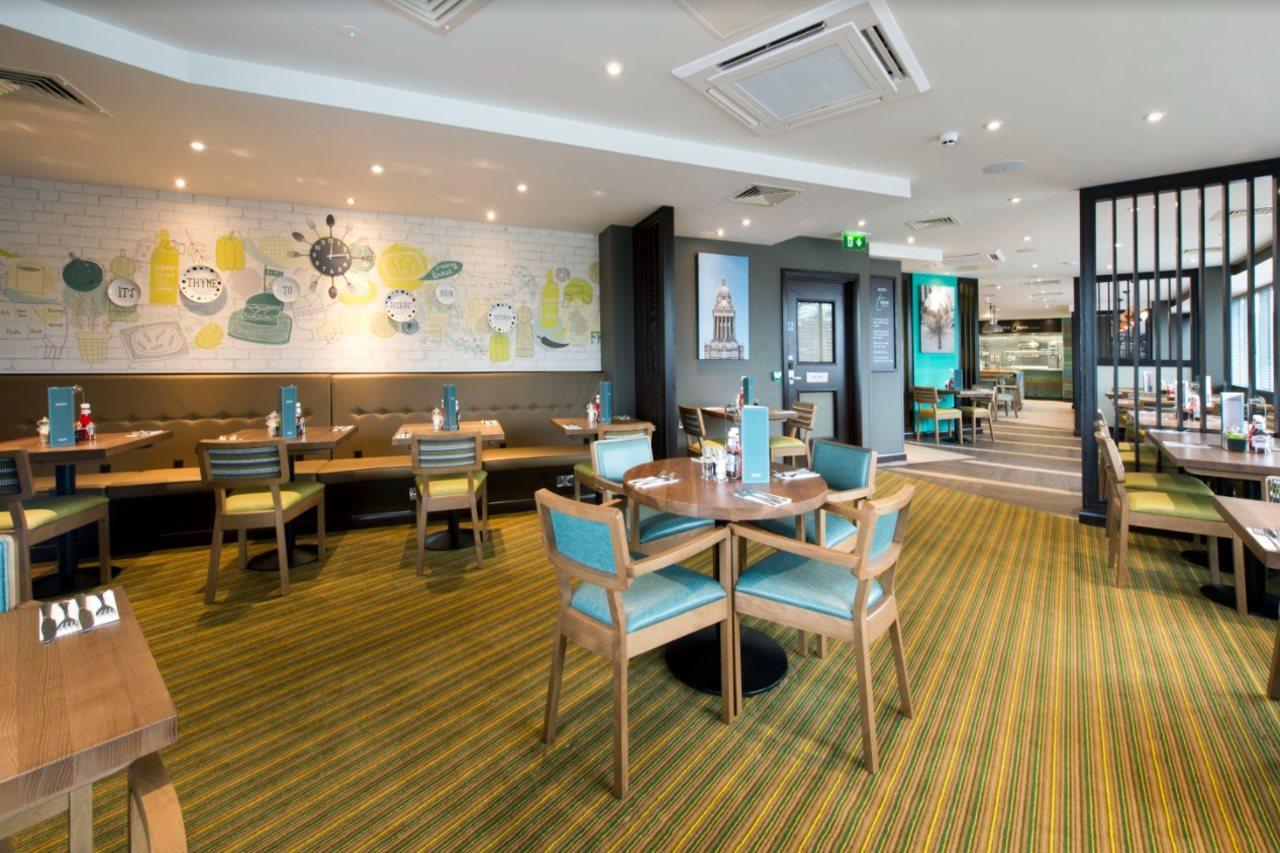 Premier Inn Leeds Headingley Bagian luar foto