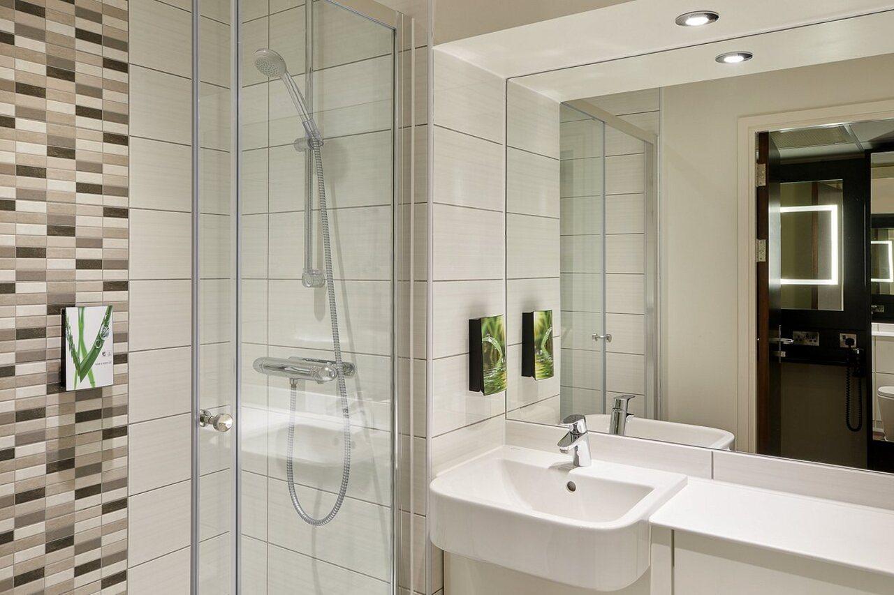 Premier Inn Leeds Headingley Bagian luar foto