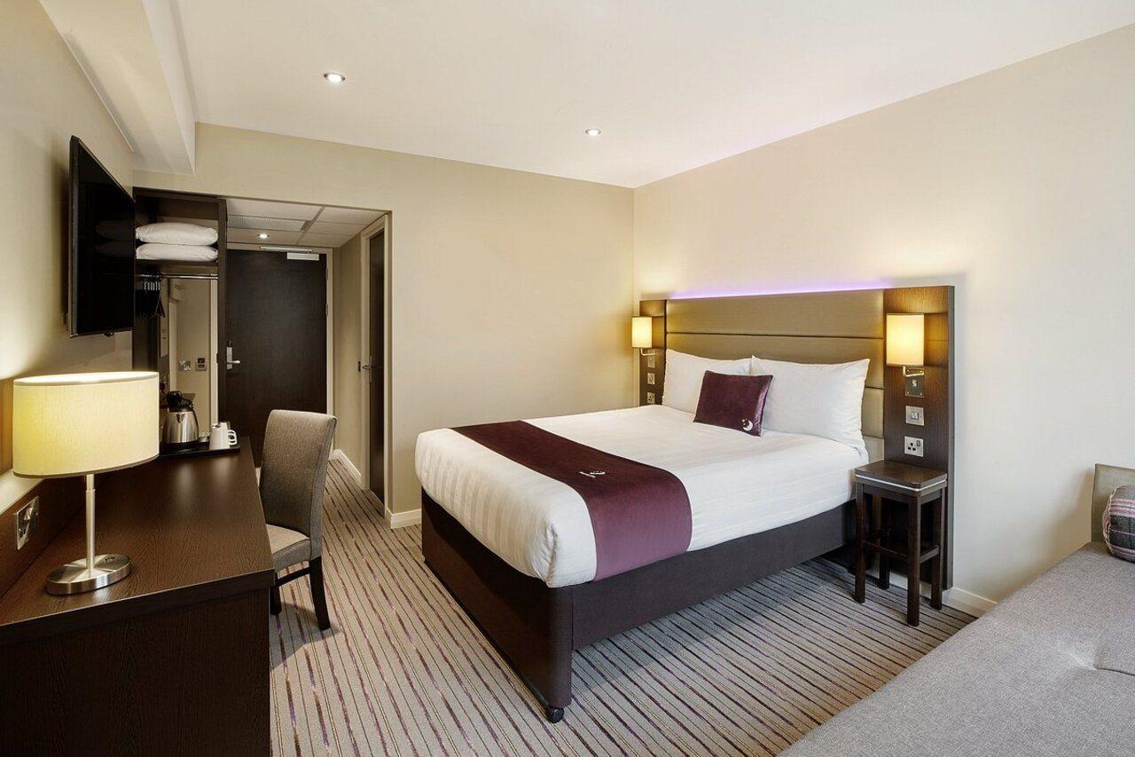 Premier Inn Leeds Headingley Bagian luar foto